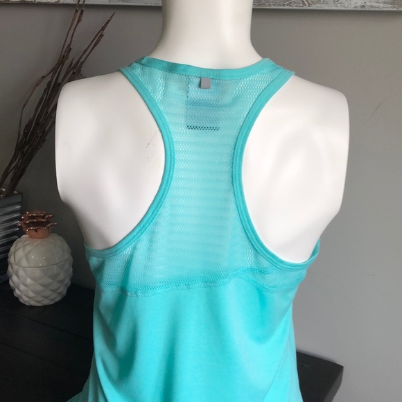 Nike Dri-FIT tank in like a Tiffany blue - Picture 3 of 8